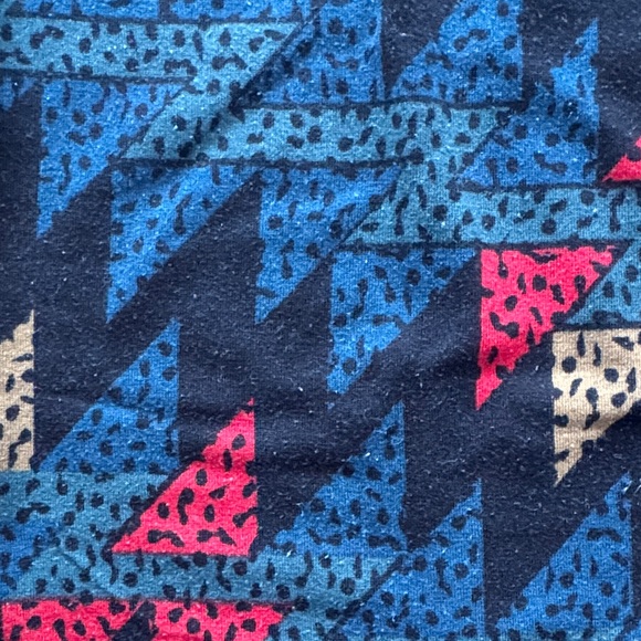 LuLaRoe Randy Raglan Tee - Picture 3 of 3